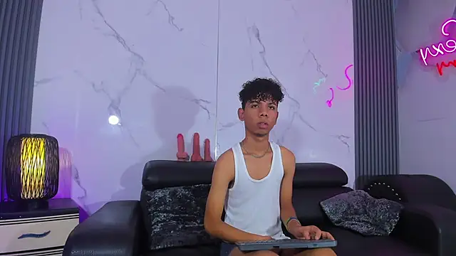 Spicy guys online show from May 14, 2026, 1:18 pm