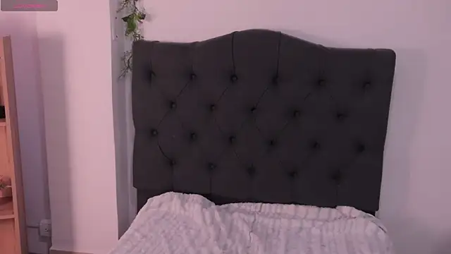 Snapshot of AmyKiss_ chatting on May 9, 2026, 1:05 pm AmyKiss online show from May 9, 2026, 1:05 pm