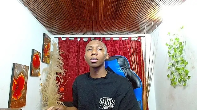 milo018 online show from March 3, 2026, 7:53 pm