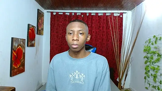 Snapshot of milo018 chatting on May 8, 2026, 7:52 pm milo018 online show from May 8, 2026, 7:52 pm