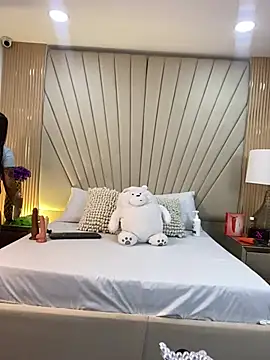 Lorenn Sweet online show from March 20, 2026, 11:59 am