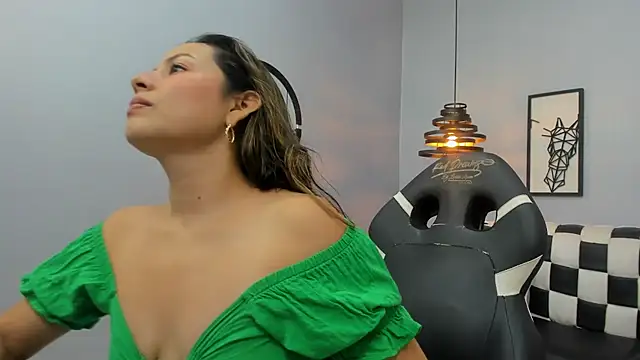 CAAMII SWEETT online show from March 9, 2026, 7:40 pm