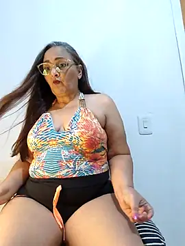 Noemipopi online show from April 16, 2026, 12:00 am