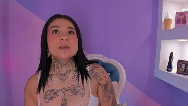 Adri tatto 7 online show from July 21, 2026, 4:09 pm
