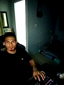 Snapshot of UcEng_Lab chatting on March 5, 2026, 6:26 pm UcEng Lab online show from March 5, 2026, 6:26 pm