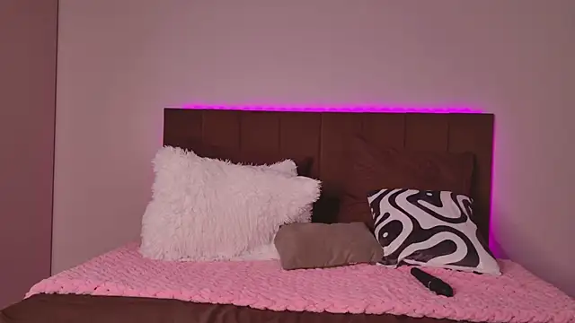 Snapshot of Born_to_Blow_ chatting on March 3, 2026, 3:23 am Born to Blow online show from March 3, 2026, 3:23 am