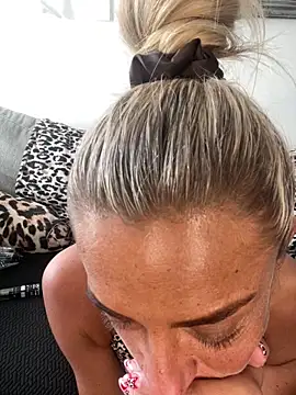 ScarlettGold  online show from March 31, 2026, 9:53 am