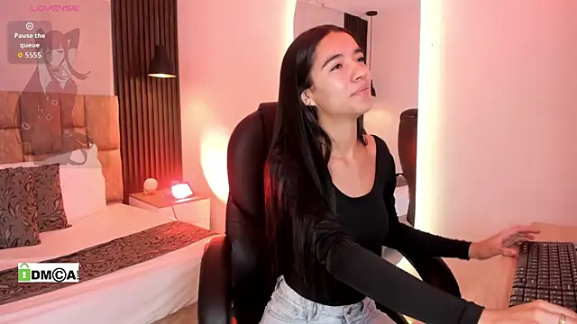 jasmin adams online show from April 12, 2026, 10:42 am