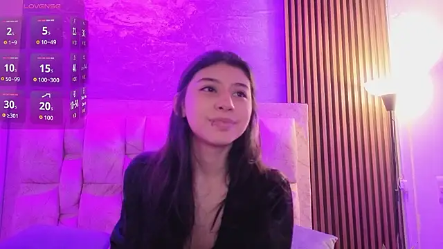 chloe bluee  online show from March 19, 2026, 11:25 am