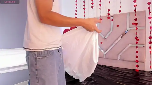 Angel Lux online show from February 25, 2026, 7:01 pm