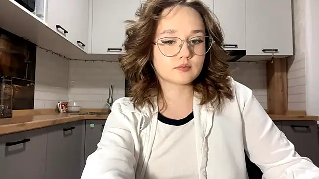 Snapshot of AinaSmith chatting on February 28, 2026, 10:38 am AinaSmith online show from February 28, 2026, 10:38 am