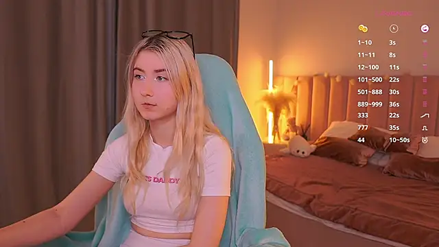 Snapshot of Aiko_Takana chatting on February 25, 2026, 3:43 pm Aiko Takana online show from February 25, 2026, 3:43 pm