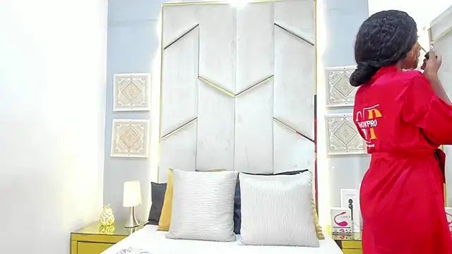 Snapshot of KarinaaCoxx chatting on April 5, 2026, 12:46 pm KarinaaCoxx online show from April 5, 2026, 12:46 pm