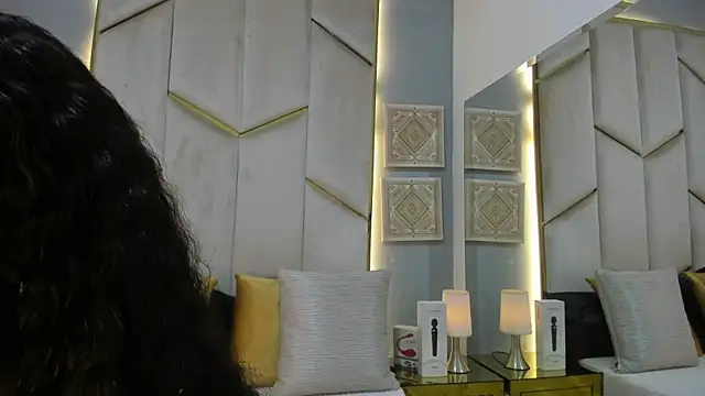 Snapshot of KarinaaCoxx chatting on April 12, 2026, 1:05 pm KarinaaCoxx online show from April 12, 2026, 1:05 pm