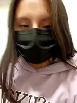 Rosyshadow online show from April 12, 2026, 9:20 pm