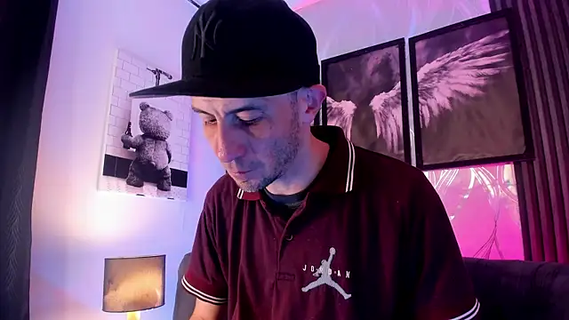 Snapshot of Milanwhite_ chatting on February 26, 2026, 11:42 am Milanwhite online show from February 26, 2026, 11:42 am