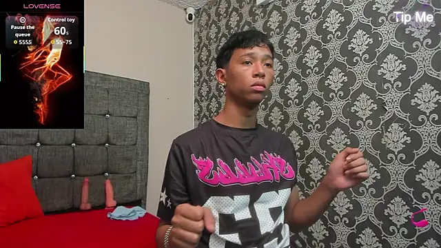 Little Twink19x online show from April 16, 2026, 7:14 pm