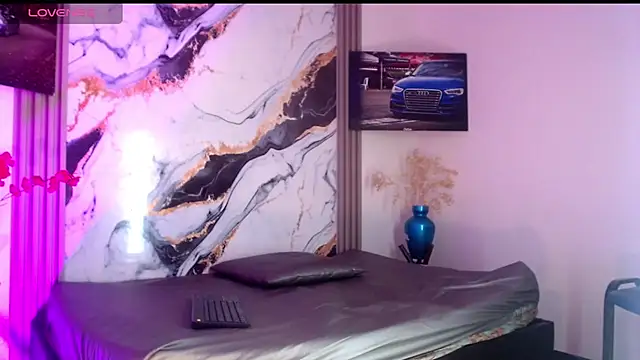 Alondra Wile online show from April 13, 2026, 7:19 pm