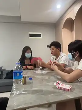 zhuendong000001 online show from March 18, 2026, 2:20 pm