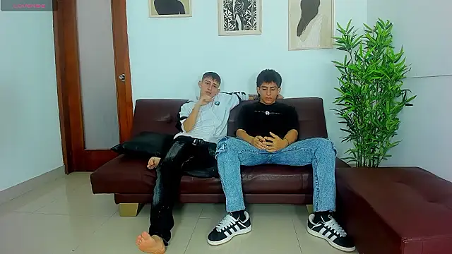 crazyhouse01 online show from February 25, 2026, 7:56 pm