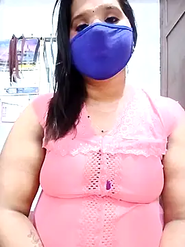 Snapshot of Tamil_Romantic_queen chatting on March 22, 2026, 6:11 pm Tamil Romantic queen online show from March 22, 2026, 6:11 pm