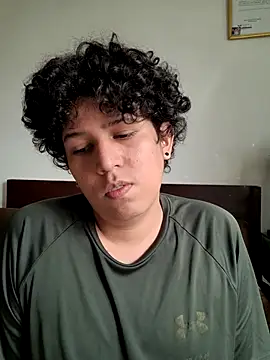 Snapshot of Monteszo chatting on July 21, 2026, 1:35 pm Monteszo online show from July 21, 2026, 1:35 pm