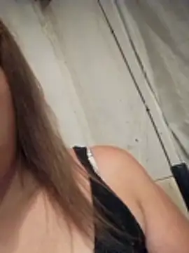 CamiliLuna online show from April 13, 2026, 3:45 am