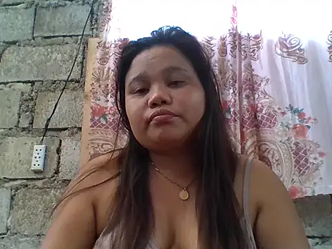sweetlyn31 online show from May 16, 2026, 2:19 am