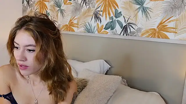 SuzannaMurr online show from March 5, 2026, 8:43 am