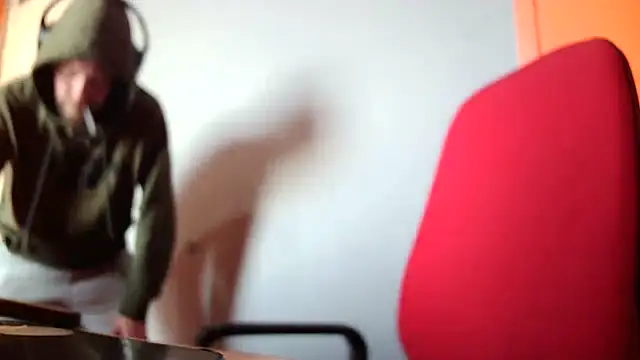 truble78 online show from March 4, 2026, 9:15 am