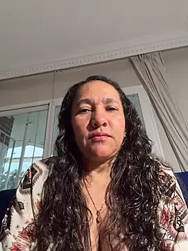 CrystalIvy online show from April 17, 2026, 6:44 pm