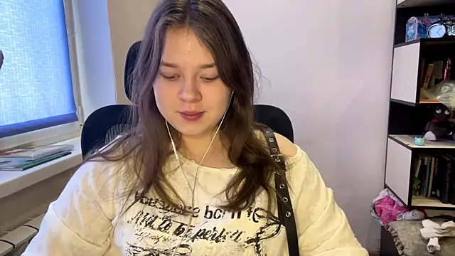 Snapshot of TomikoPfau chatting on March 3, 2026, 7:36 am TomikoPfau online show from March 3, 2026, 7:36 am