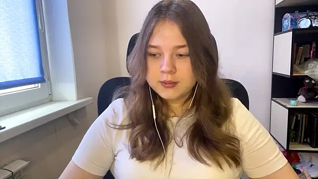 Snapshot of TomikoPfau chatting on March 13, 2026, 7:48 am TomikoPfau online show from March 13, 2026, 7:48 am