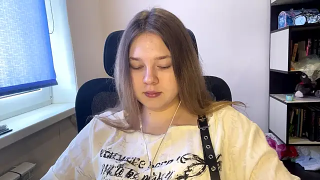 Snapshot of TomikoPfau chatting on March 24, 2026, 7:46 am TomikoPfau online show from March 24, 2026, 7:46 am