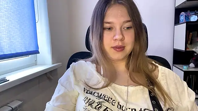 Snapshot of TomikoPfau chatting on March 25, 2026, 7:47 am TomikoPfau online show from March 25, 2026, 7:47 am