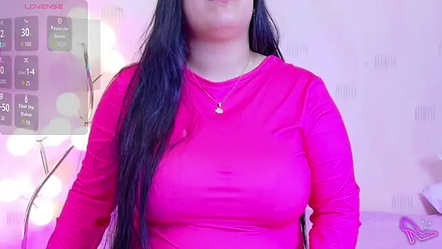 Snapshot of curvybuffgirllll chatting on May 12, 2026, 7:33 pm curvybuffgirllll online show from May 12, 2026, 7:33 pm