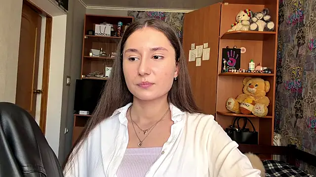 poly princess online show from April 13, 2026, 11:05 am