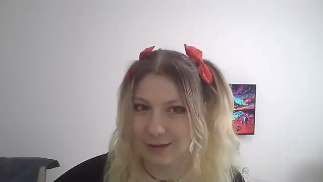 Foxy Bright online show from March 4, 2026, 12:44 pm