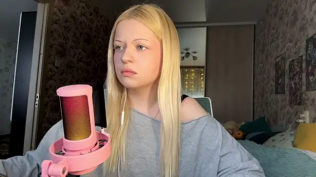 Snapshot of JeneeBIanks chatting on February 25, 2026, 12:37 pm JeneeBIanks online show from February 25, 2026, 12:37 pm