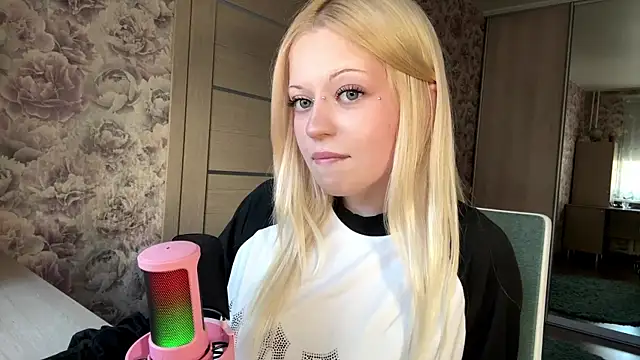 JeneeBIanks online show from March 26, 2026, 12:11 pm