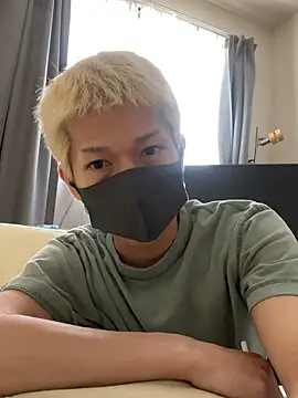Snapshot of Yumemiru-k chatting on May 2, 2026, 12:37 am Yumemiru-k online show from May 2, 2026, 12:37 am