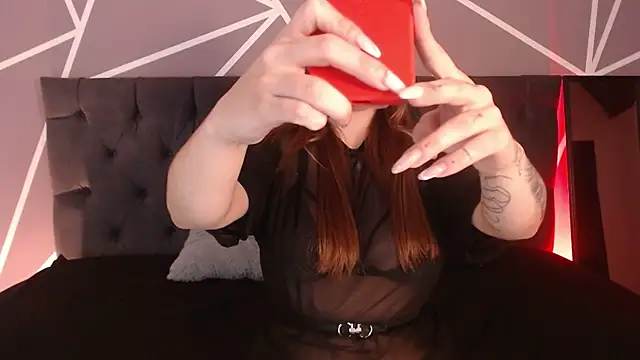 Luna1126 online show from April 11, 2026, 12:31 pm