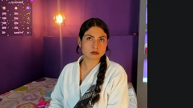 zoe henderson online show from April 11, 2026, 2:49 am