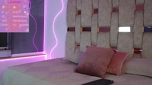 Fernanda thail  online show from April 10, 2026, 7:51 pm