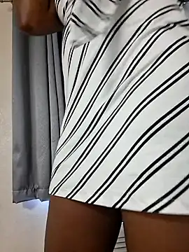 krissycream7 online show from March 7, 2026, 4:04 pm