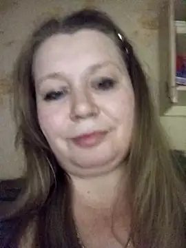 Snapshot of KiraStanton chatting on February 25, 2026, 12:42 am KiraStanton online show from February 25, 2026, 12:42 am