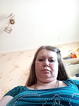 KiraStanton online show from April 4, 2026, 7:28 am