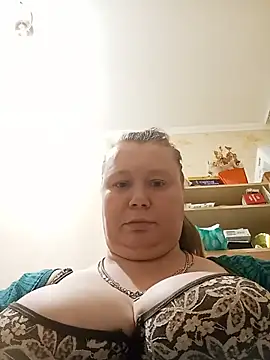 KiraStanton online show from June 1, 2026, 8:43 pm