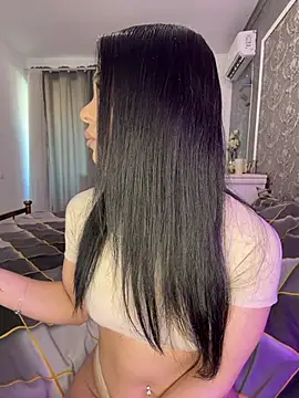 Olivia Noor online show from May 3, 2026, 3:40 pm
