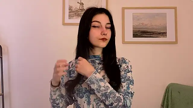 Lilian Merf online show from May 14, 2026, 7:04 am